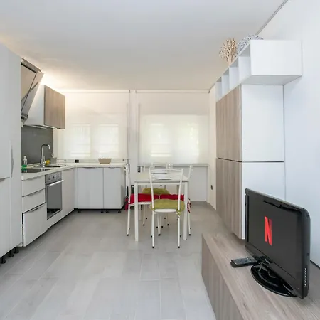 Sul Mare In Centro Con 2 E Posto Auto A Novembre Appartamento Pescara