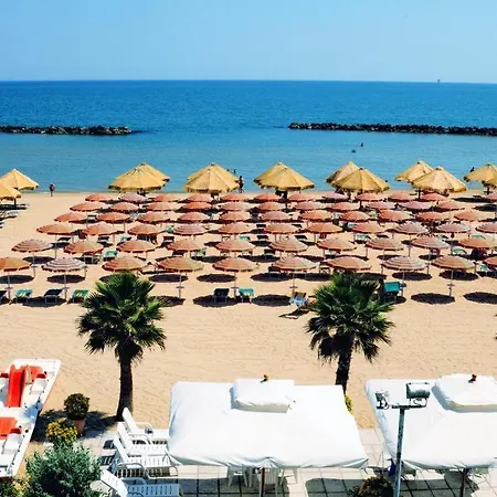 Sul Mare In Centro Con 2 E Posto Auto A Maggio Ed Agosto Apartment Pescara